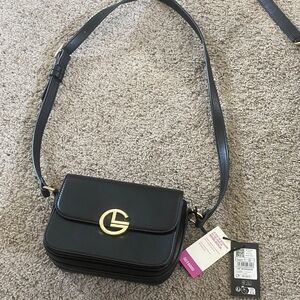 Black Women's Crossbody Bag with Gold G Logo - Unknown Brand